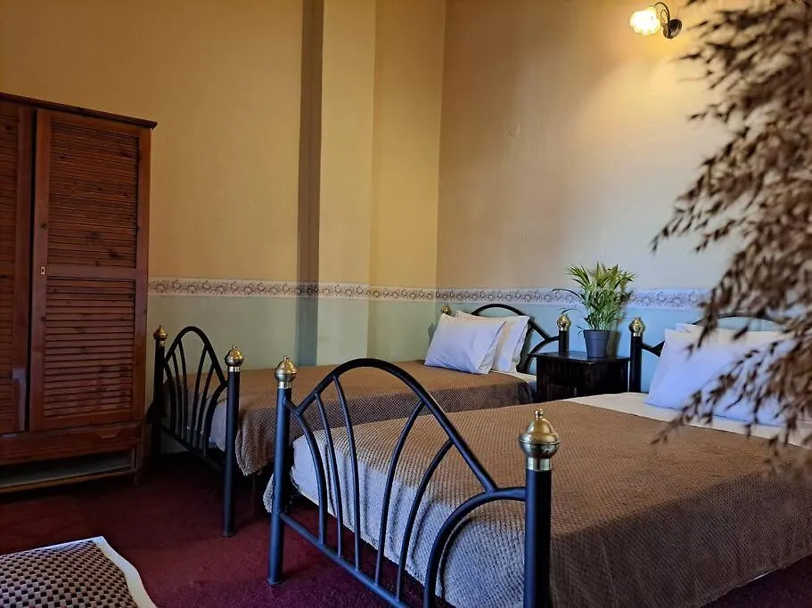 Elenis Villa 190Sqmeter With Private Parking And Garden 10Min Away From Thessaloniki Centre