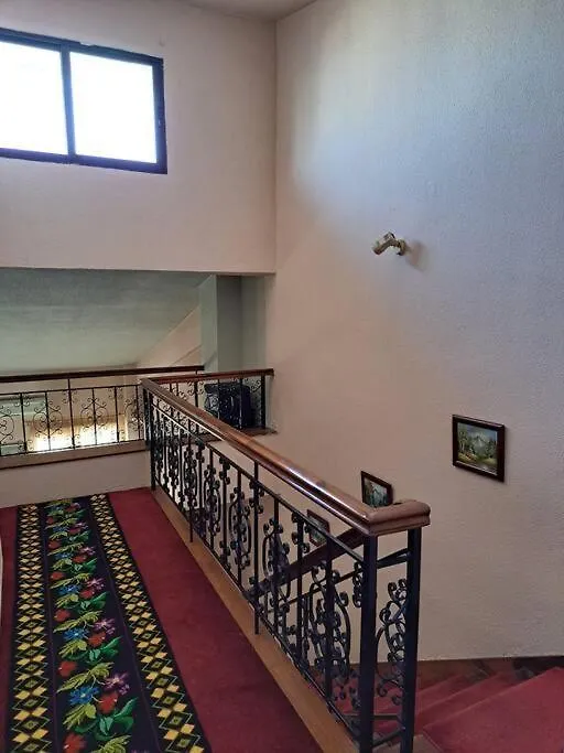 Elenis Villa 190Sqmeter With Private Parking And Garden 10Min Away From Thessaloniki Centre