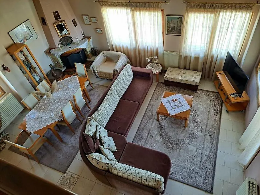 Elenis Villa 190Sqmeter With Private Parking And Garden 10Min Away From Thessaloniki Centre Grécia